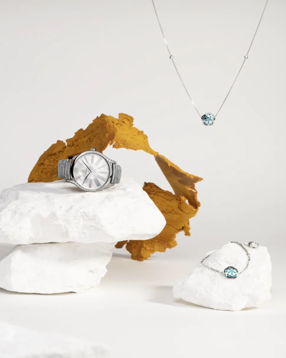 Bracelet, 18k white gold, mother‑of‑pearl, turquoise