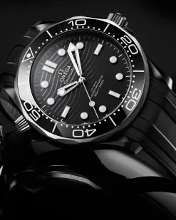 43.5 mm, black ceramic on rubber strap