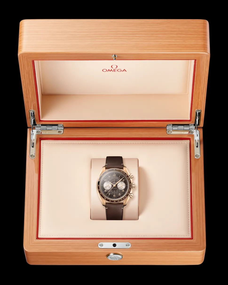 43 mm, Bronze gold on leather strap