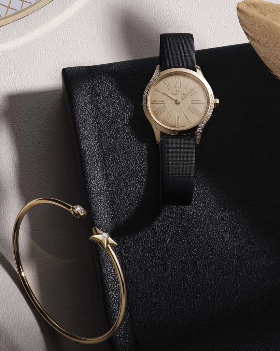 26 mm, Moonshine™ gold on fabric strap