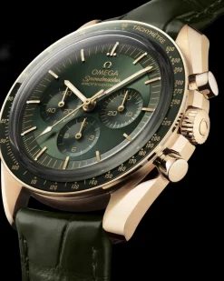 42 mm, Moonshine™ gold on leather strap