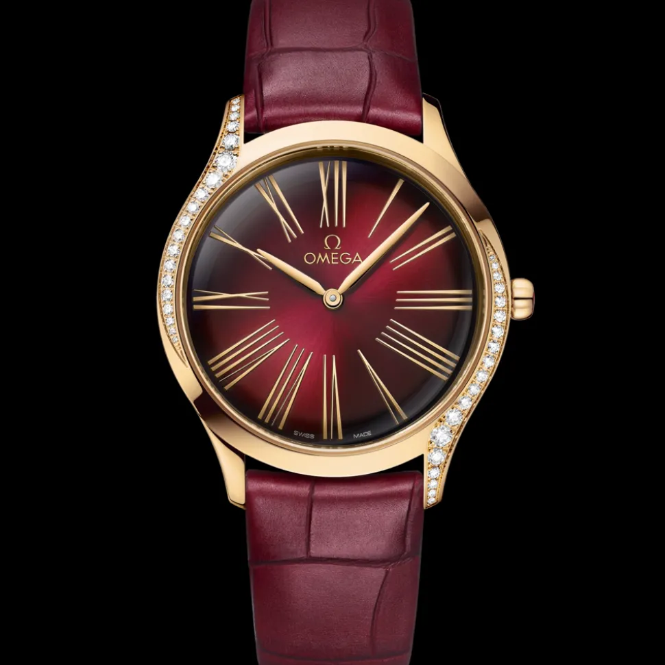36 mm, Moonshine™ gold on leather strap