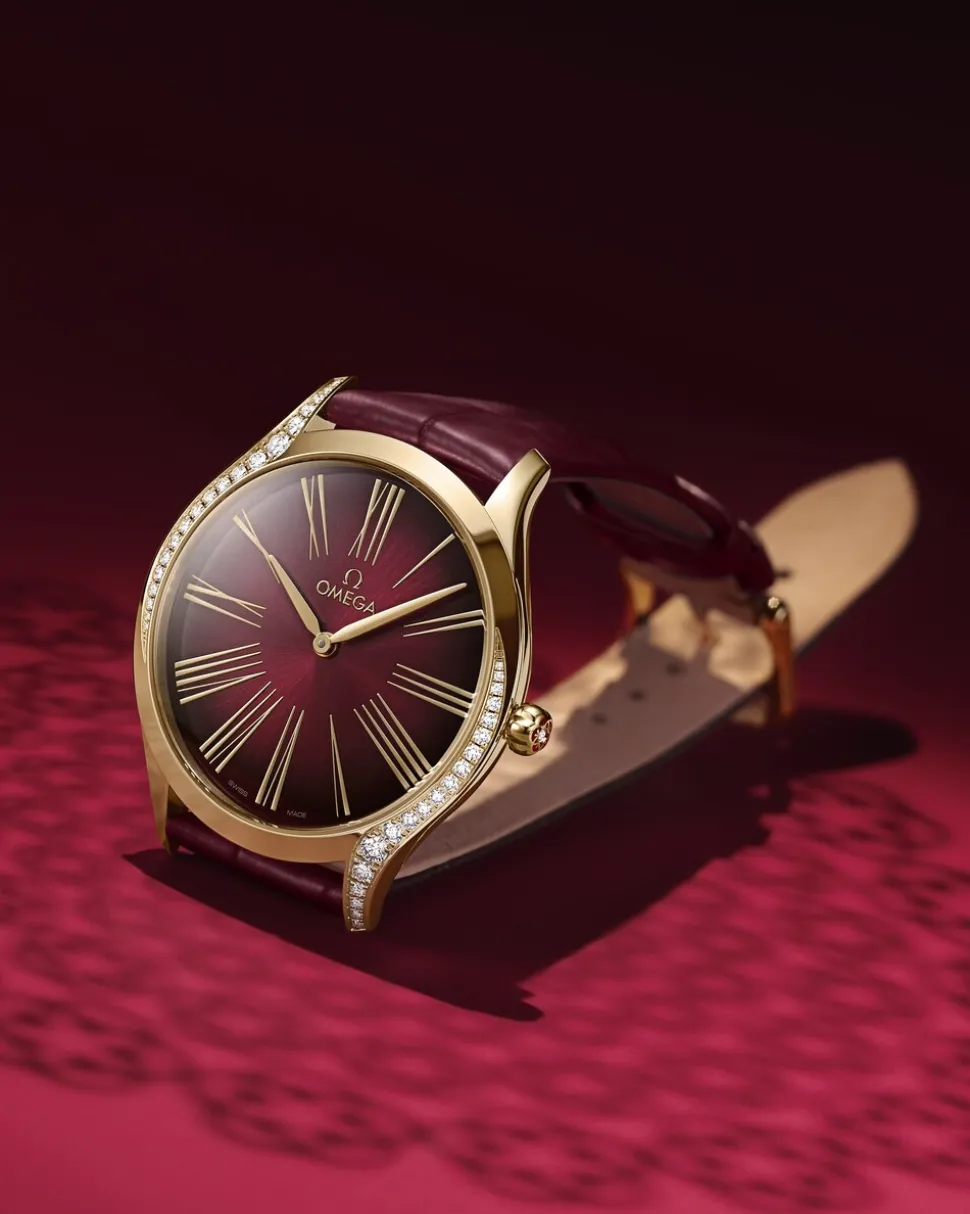 36 mm, Moonshine™ gold on leather strap