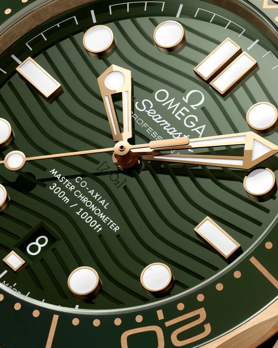 42 mm, Moonshine™ gold on rubber strap
