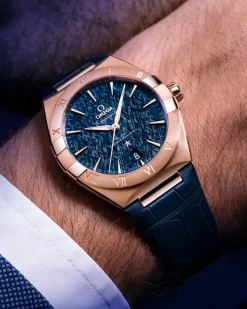 39 mm, Sedna™ gold on leather strap