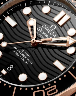 42 mm, Sedna™ gold on rubber strap