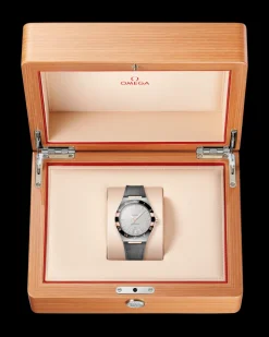 41 mm, steel ‑ Sedna™ gold on leather strap