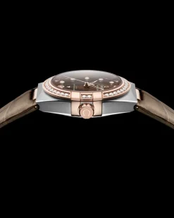 36 mm, steel ‑ Sedna™ gold on leather strap