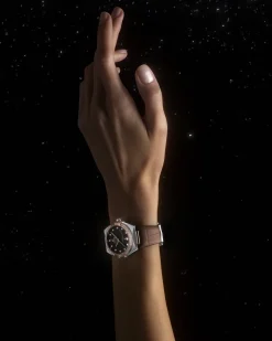 36 mm, steel ‑ Sedna™ gold on leather strap