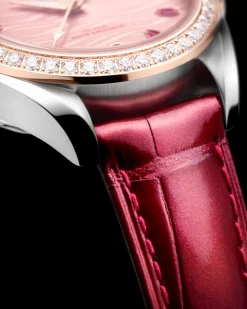 34 mm, steel ‑ Sedna™ gold on leather strap