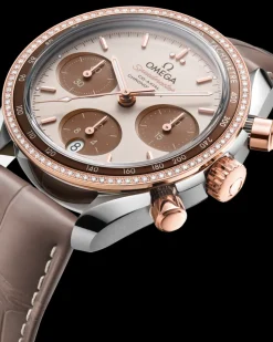 38 mm, steel ‑ Sedna™ gold on leather strap