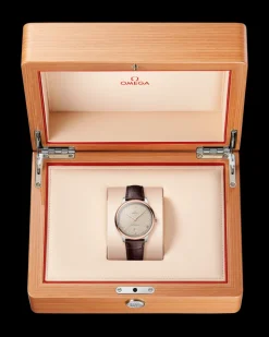40 mm, steel ‑ Sedna™ gold on leather strap