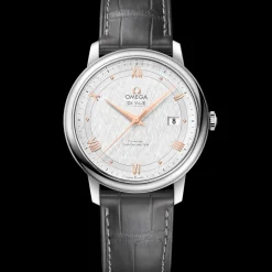39.5 mm, steel on leather strap