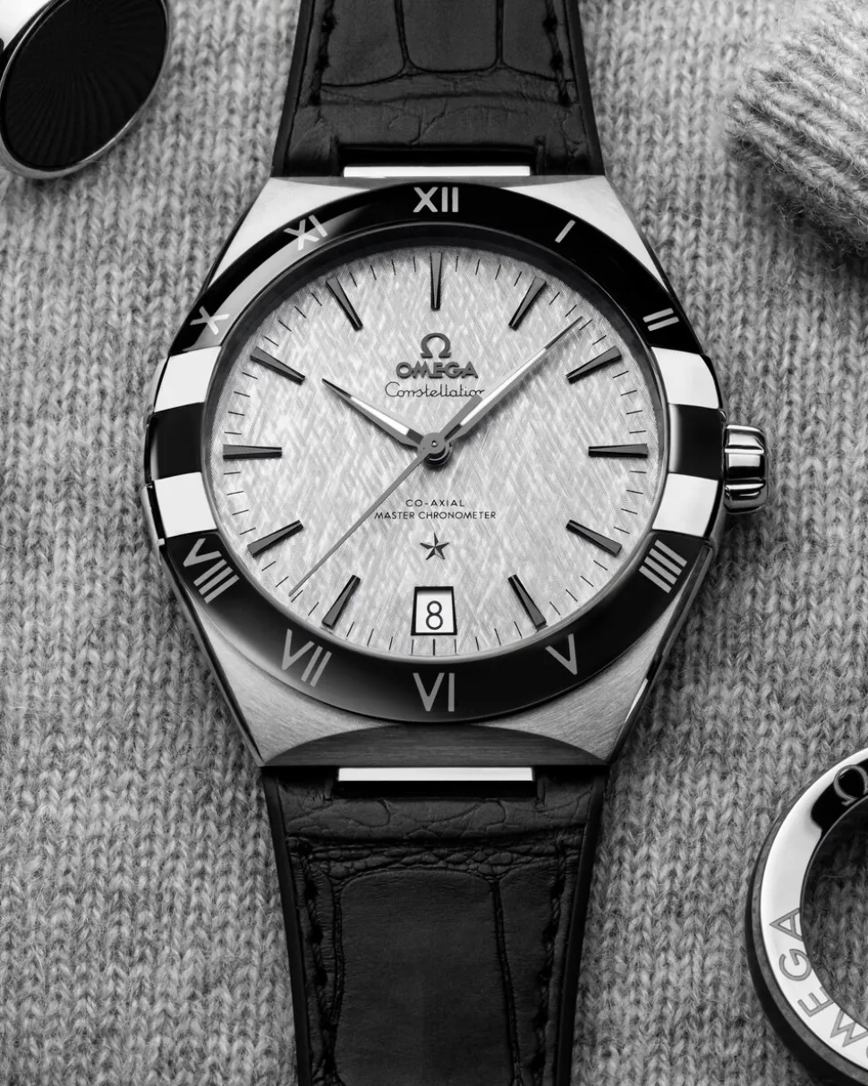 41 mm, steel on leather strap
