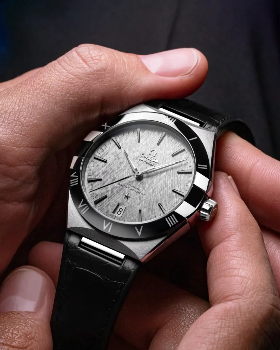 41 mm, steel on leather strap