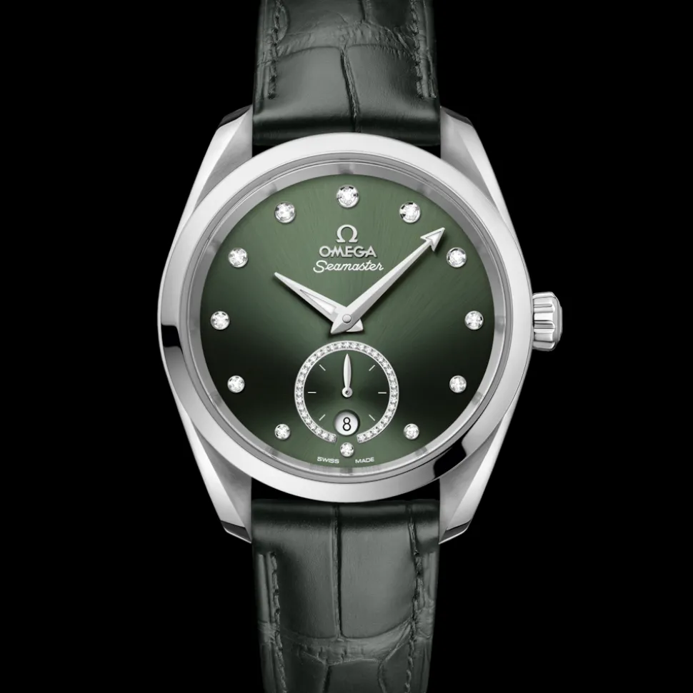 38 mm, steel on leather strap