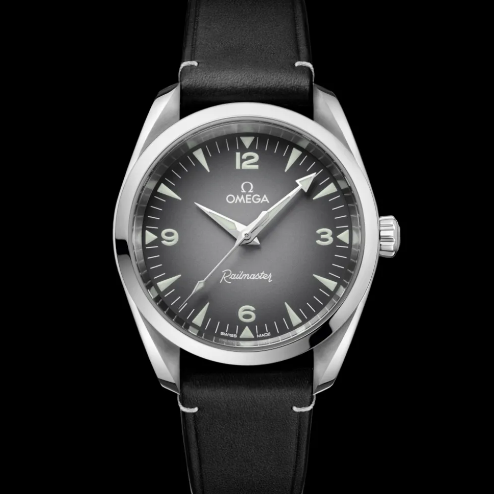 38 mm, steel on leather strap