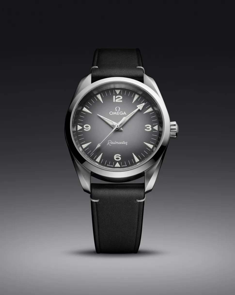 38 mm, steel on leather strap