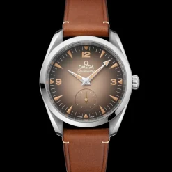 38 mm, steel on leather strap