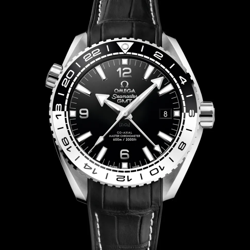 43.5 mm, steel on leather strap with rubber lining