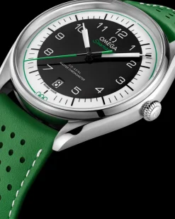 39.5 mm, steel on leather strap