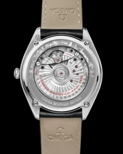 39.5 mm, steel on leather strap