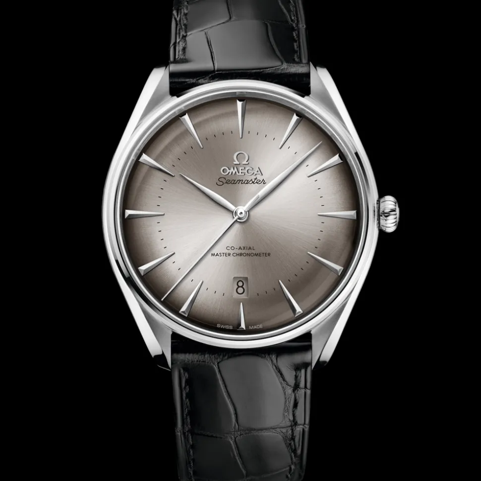 39.5 mm, steel on leather strap