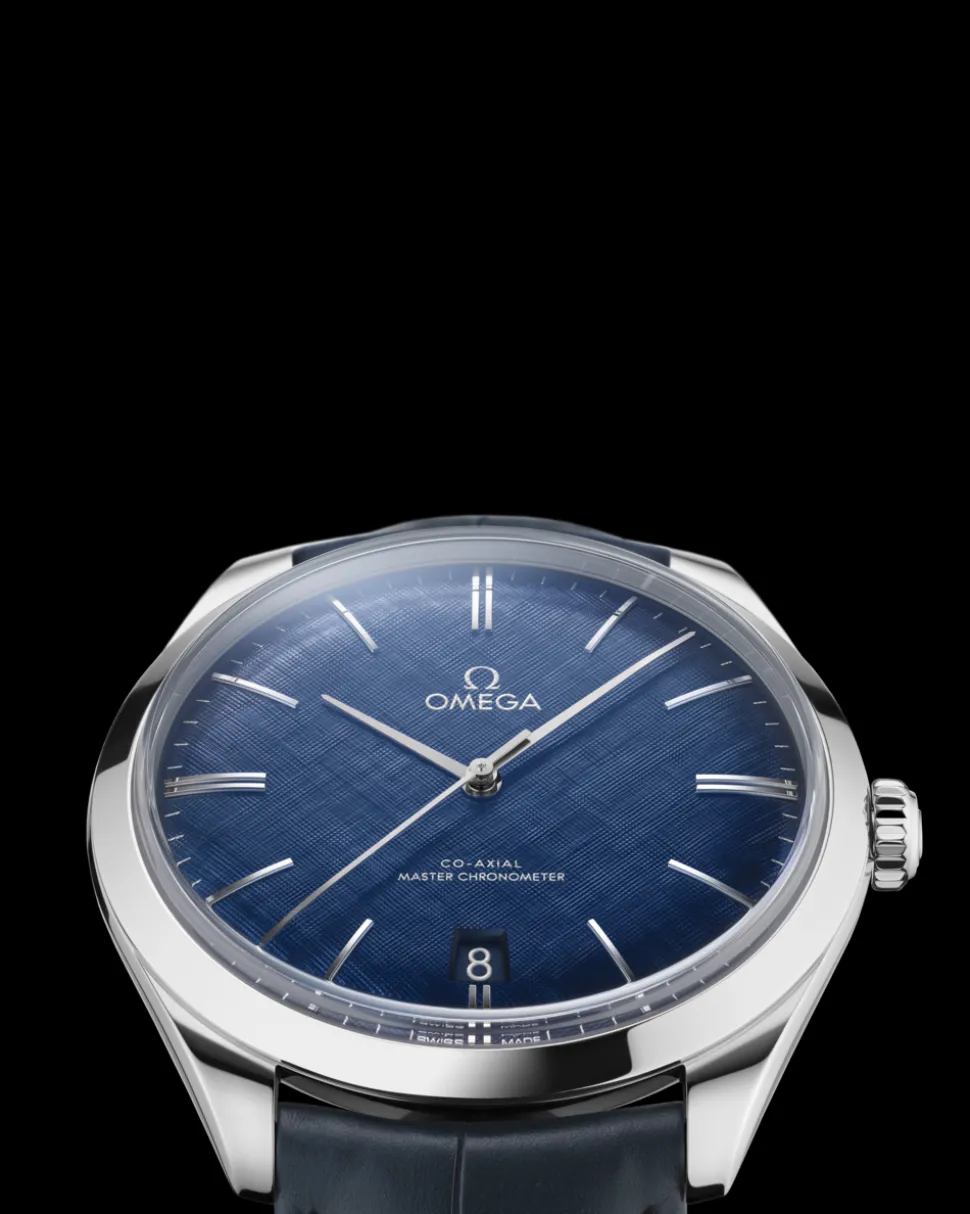 40 mm, steel on leather strap