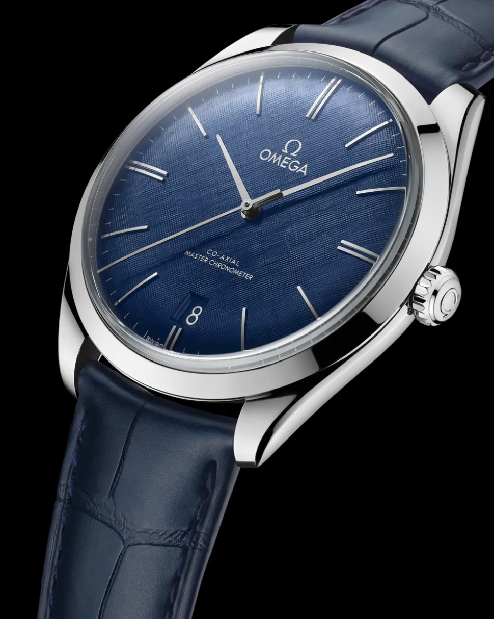 40 mm, steel on leather strap