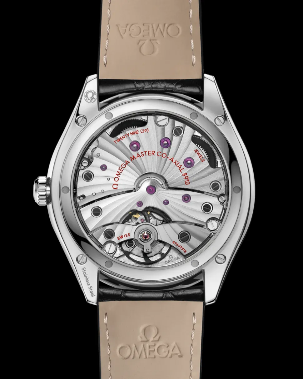 40 mm, steel on leather strap
