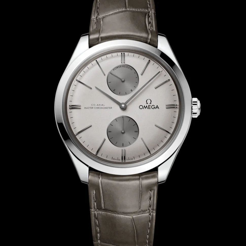 40 mm, steel on leather strap