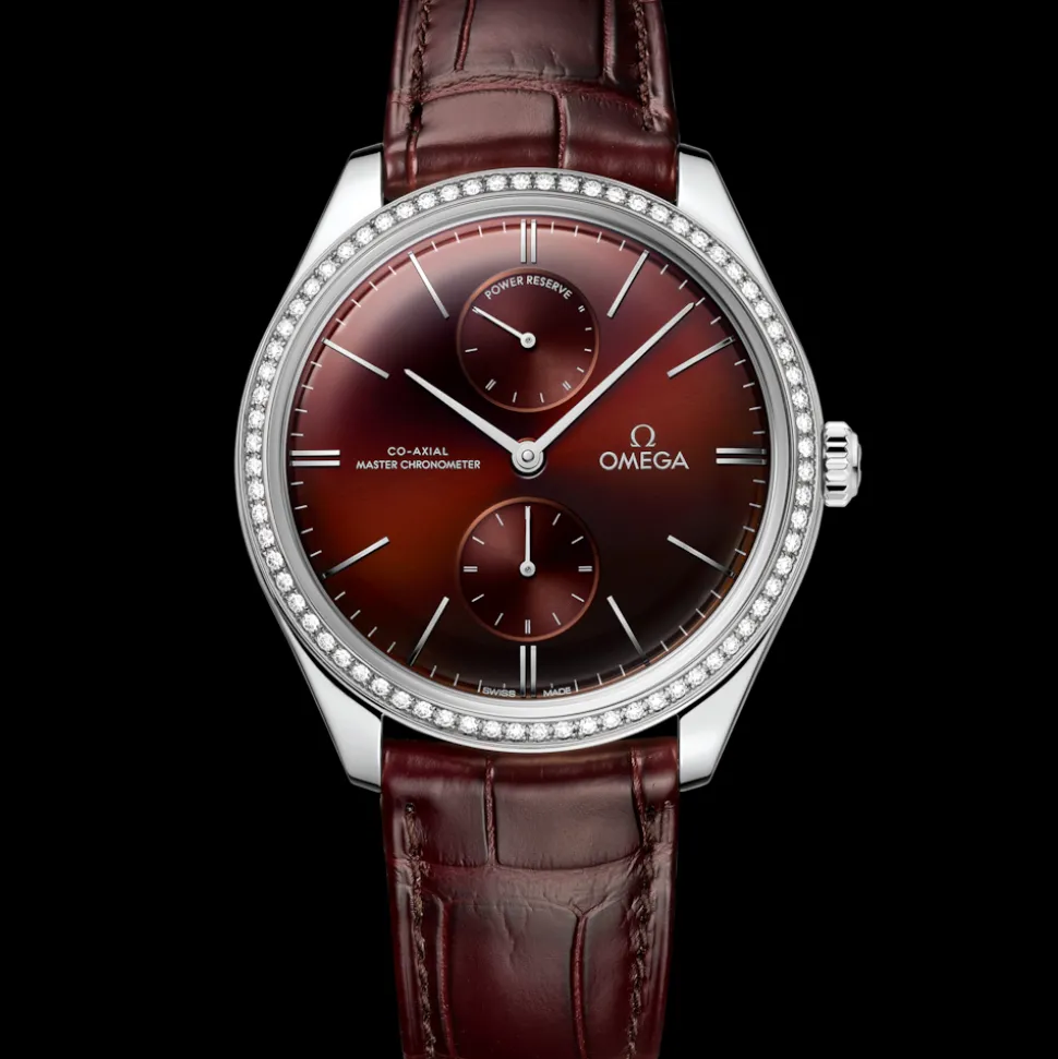 40 mm, steel on leather strap