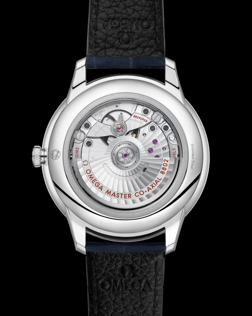 41 mm, steel on leather strap