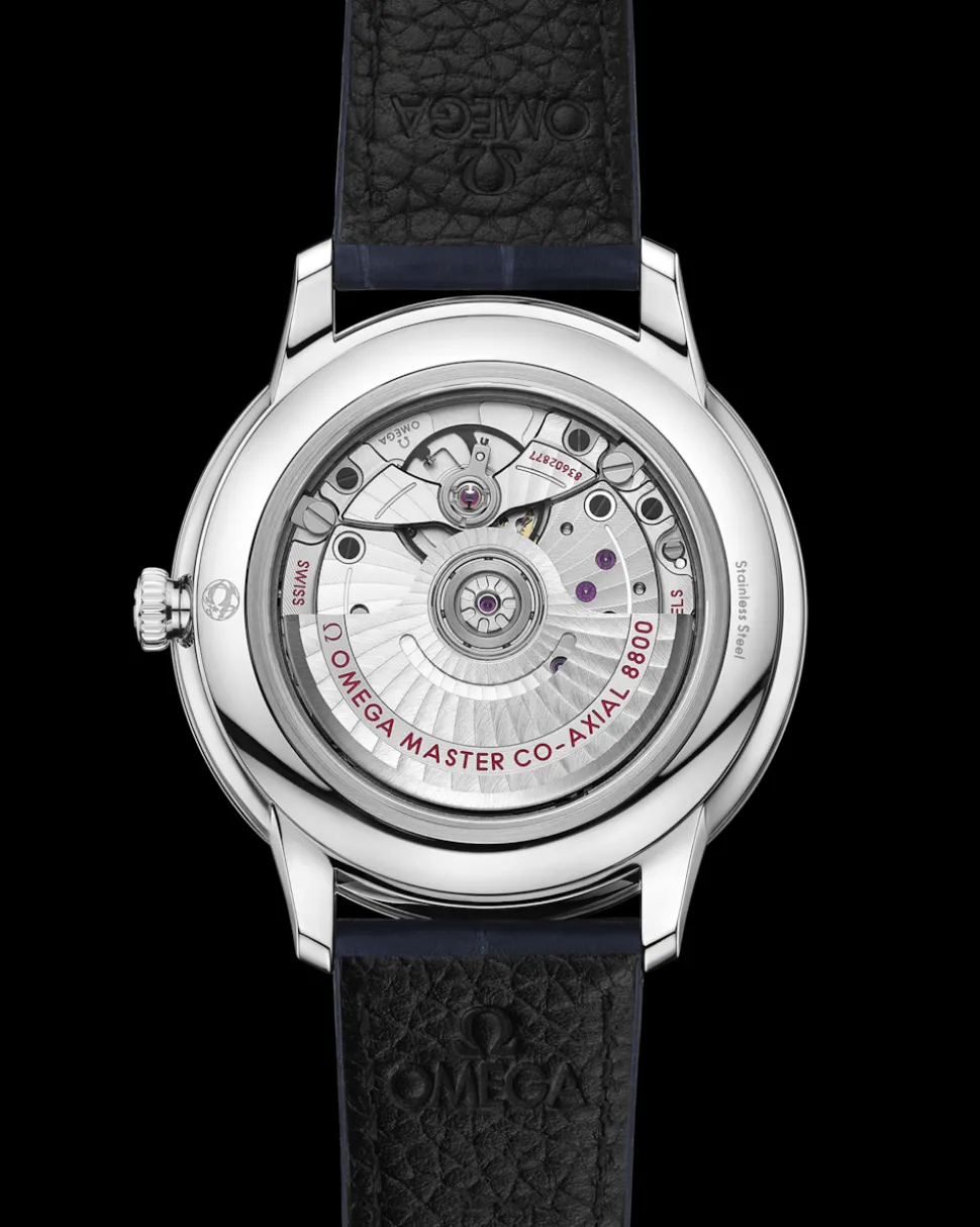 40 mm, steel on leather strap