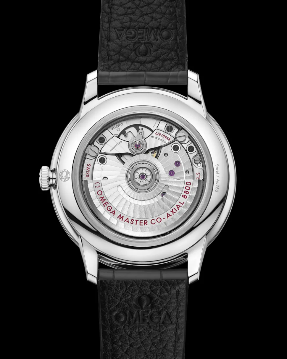 40 mm, steel on leather strap