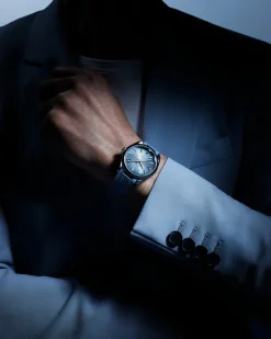 41 mm, steel on rubber strap