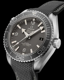 43.5 mm, steel on rubber strap