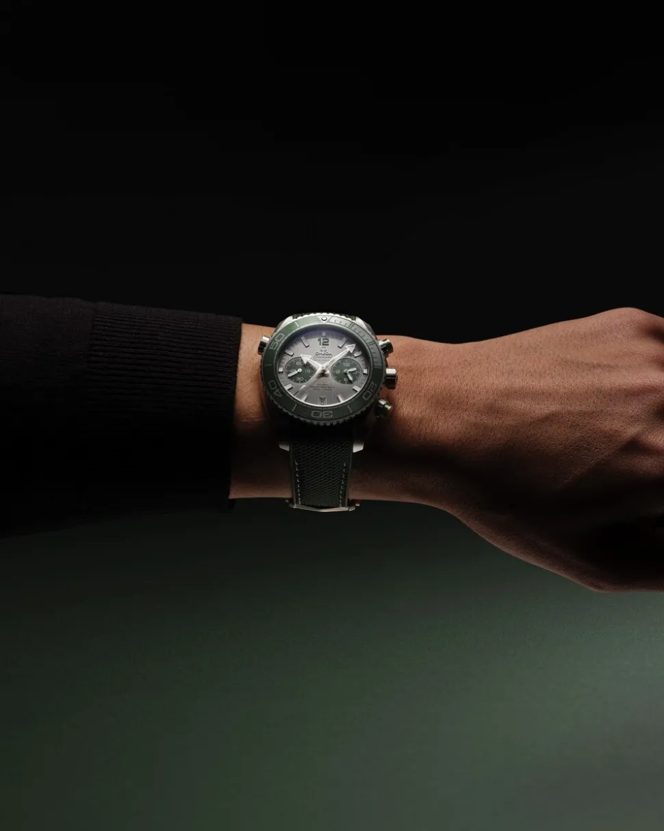 45.5 mm, steel on rubber strap