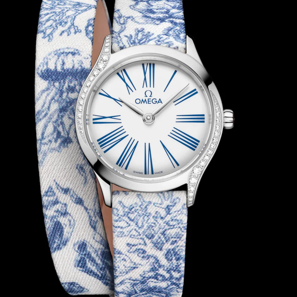 26 mm, steel on toile de jouy