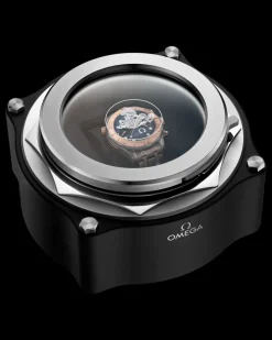 44 mm, titanium ‑ tantalum ‑ Sedna™ gold on titanium ‑ tantalum ‑ Sedna™ gold