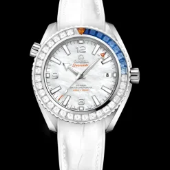 39.5 mm, white gold on leather strap with rubber lining