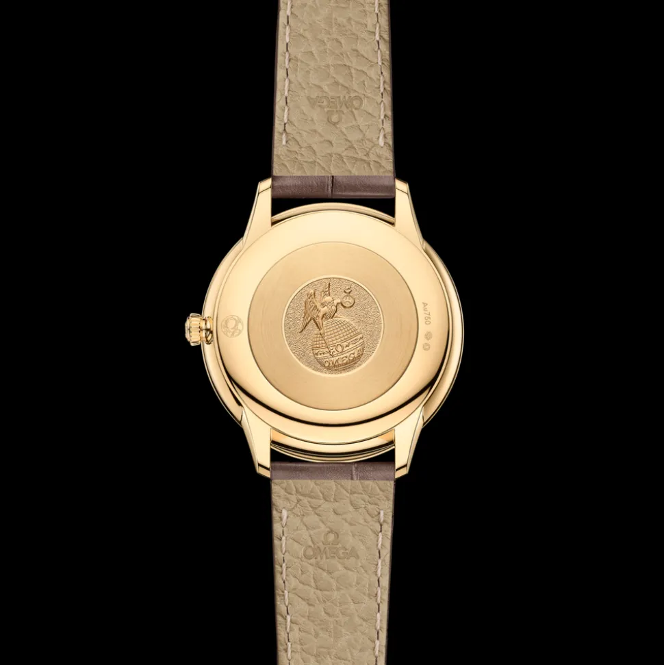 30 mm, yellow gold on leather strap