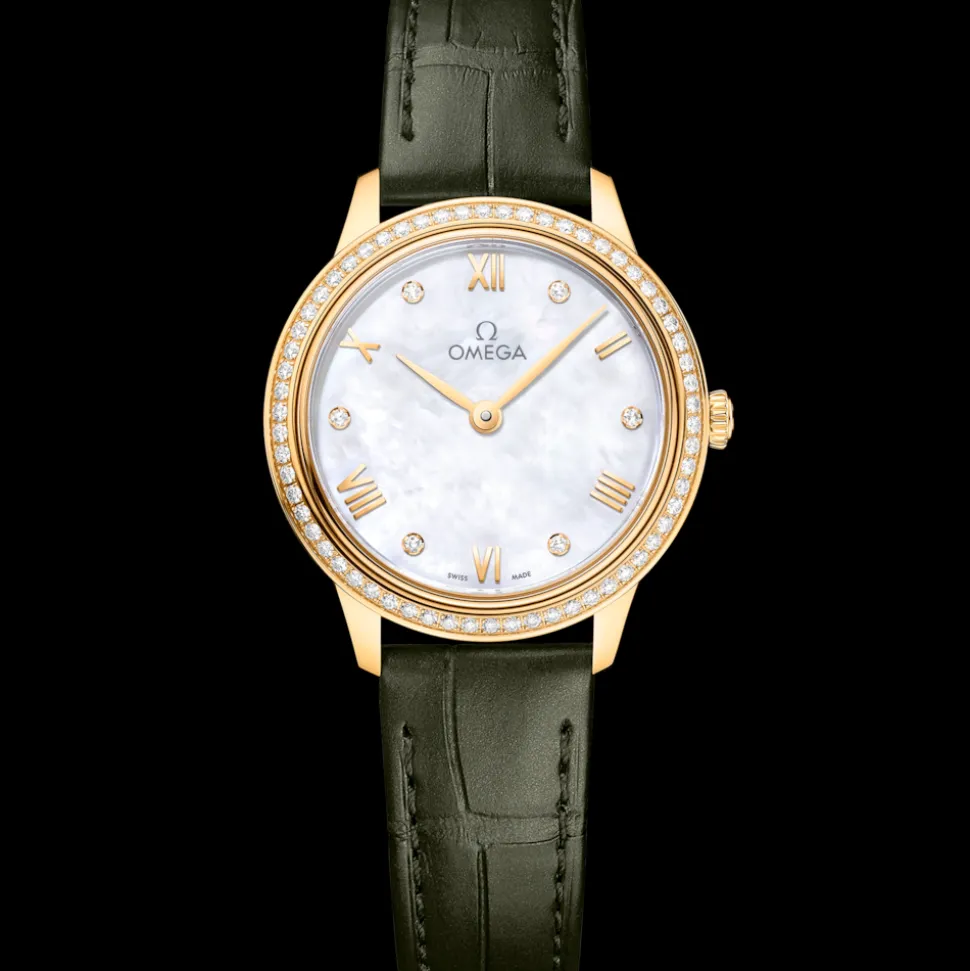 27.5 mm, yellow gold on leather strap