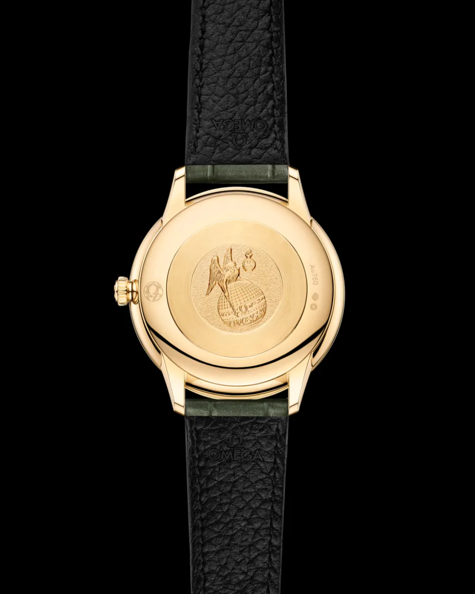 27.5 mm, yellow gold on leather strap