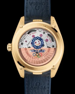 41 mm, yellow gold on leather strap