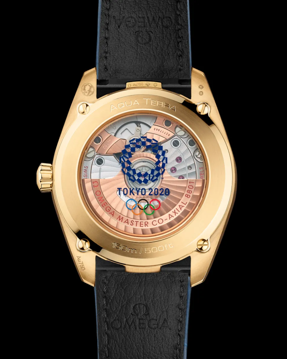 38 mm, yellow gold on leather strap