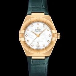 29 mm, yellow gold on leather strap
