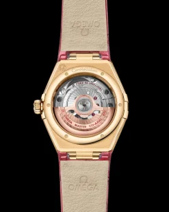 29 mm, yellow gold on leather strap
