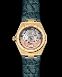 29 mm, yellow gold on leather strap
