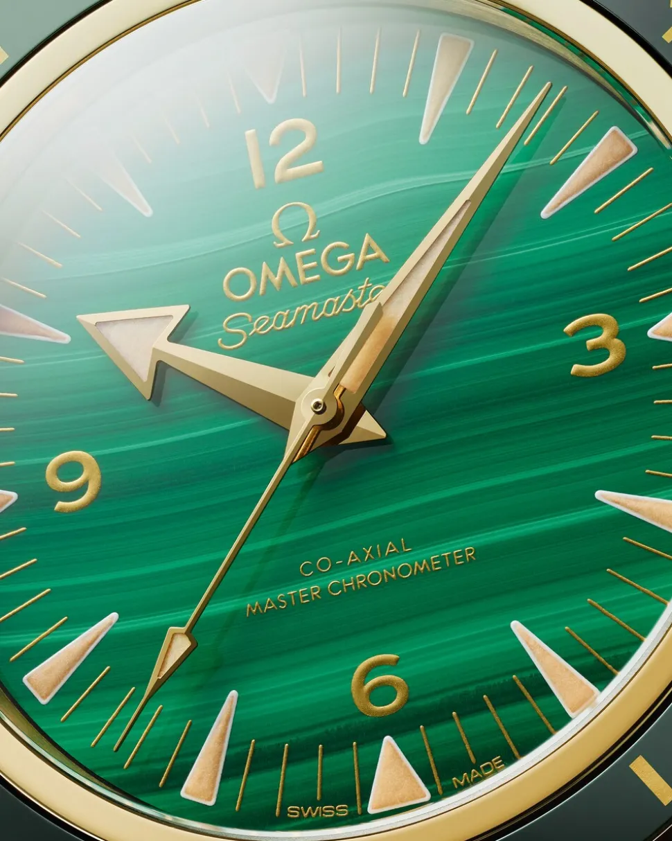 41 mm, yellow gold on leather strap